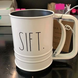 Rae Dunn Flour Sifter